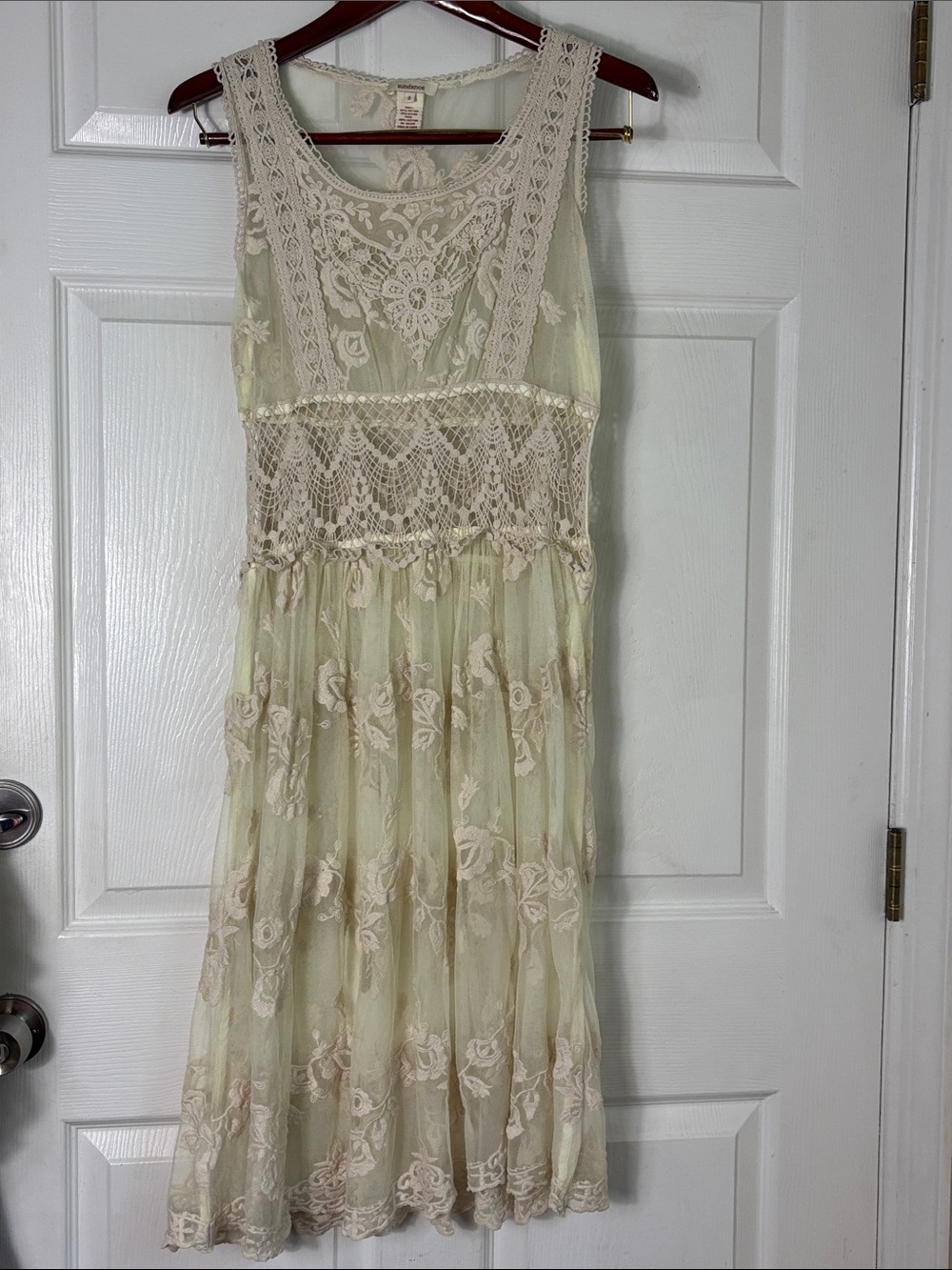 SUNDANCE Boho Embroidered Lace Sleeveless Midi Dress Cream size 6 Missing Cami